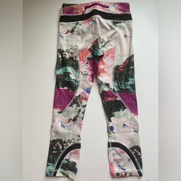 Lululemon Run: Inspire Crop II, Size: 2, Color: Pigment Wave Multi / Black - Picture 5 of 8